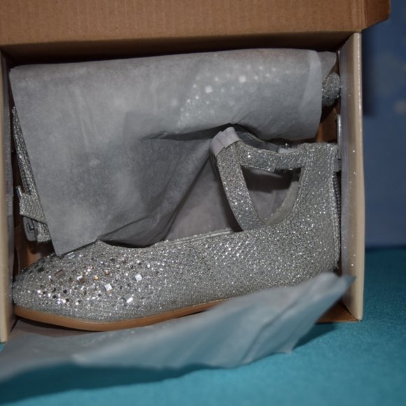 NIB ~ Little Angel Silver Glitter Britt Ankle Strap Flat Toddler 6 - Picture 8 of 9